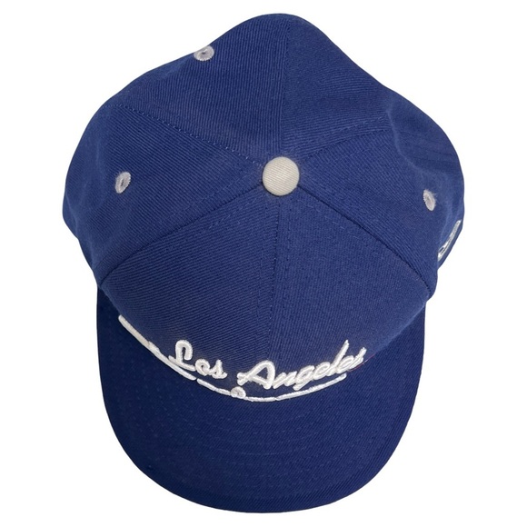NEW ERA • Los Angeles Dodgers Big Script Royal Blue Fitted Baseball Hat - Picture 4 of 10